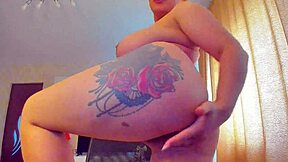 Big natural tits squeeze dildo