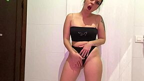 Kodabratz shows sensual latina movements on webcam