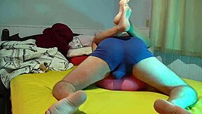 I dry humped in super tight leggings until he came in his pants during yoga workout