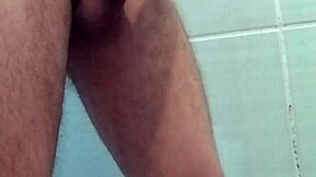 charter, i jerk off my big cock in the bath, feels so good! 😍