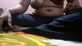 ディルドと指で中出し、どっちが気持ちいい？