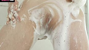 Cum Dumpster Showers Up For Fresh New Loads!