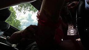 Young Latina Exposes Ass Hitchhiking In São Paulo!