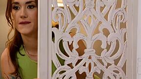 Ashlyn confesses crush and scissors with Siri to cum 😍