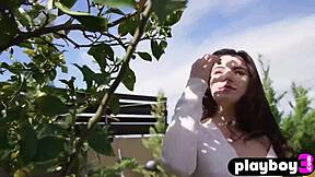 perfect teen model reveals body in skirt?