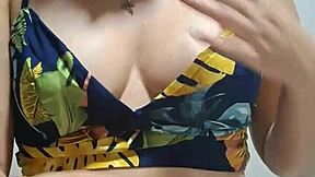 mi hermanastra me saca todo el semen 😏