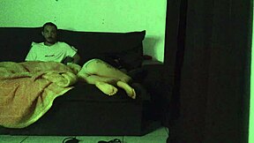 Madrasta divides sofa with enteado moaning dirty