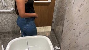 I masturbate in shopping bathroom until pussy squirts