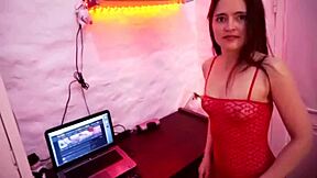 I fuck a beautiful milf on my desk with hardcore blowjob and cumshot.