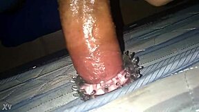 masturbándome con mi juguete de goma