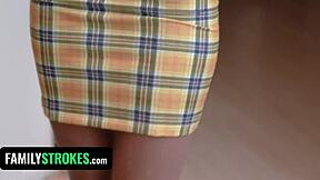 Šukal jsem svou goth nevlastní dceru doma.