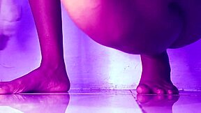 Gadis Asia kecil main pepek sampai pancut luar di webcam