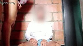 pelirroja in dress rides expertly at home 😏