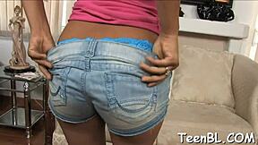 watching girl finger her pussy makes guy horny