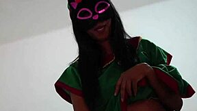 delicious sexy brunette, are you eager to have an intense sexual fantasy with massage and flashing?