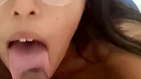 jovencita con lentes folla con su profesor en hardcore doggystyle