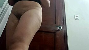 mi rica prima quitándose el bikini sexy