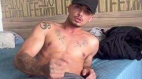 sexy teen MASTURBATES for MUSCULAR bodybuilder