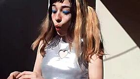 Bonneyuwu - 5 31 body mostrando cartas