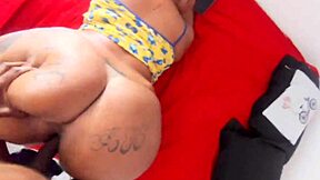 SOQUEI GOSTOSO NO CUZINHO DESSA BBW