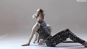 Rita spreads hairy beaver.