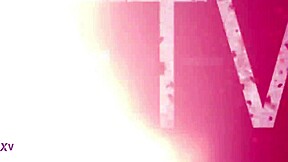 Two sensual babes suck big cock in bed?