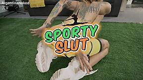 I see huge thigh-gap on skinny babe