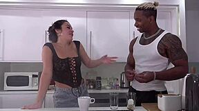 Le Cumplo La Fantasía A Mi Compañera De Piso H De Venus De Follarse Una Polla Negra Y Me La Follo Bien Duro