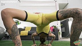 I see huge thigh-gap on skinny babe