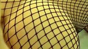 me encanta calentarle la polla antes que me folle y me llene de creampie en mi puffy shaved pussy 😏