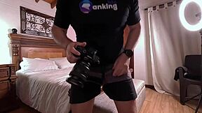 New debutante Danna Vallejo's first photo session turns into an improvised casting