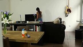 Amateur point of view featuring sucking and handjob interactions in high definition