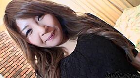 日本の義妹が毛むくじゃら巨乳シーンで2回中出し