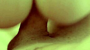 Novia rubia perfecta Lya Missy chupa polla grande y traga leche