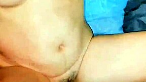 ¿Quieres ver ngentot sambil peras air susu? Mamah muda daster kuning sange berat gets creampie in homemade lingerie action.