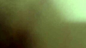 Convenci a Mi Vecina de 18 de Follar en Homemade Video con Su Coño Afeitado