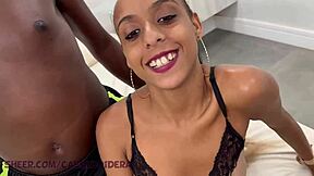 A Novinha Cheia De Fogo Pediu Pra Foder Ate Com O Camera E Acabou Toda Gozada