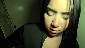 Mi vecina touched my pene in the street making me feel vergüenza then we went to my apartment for creampie sex