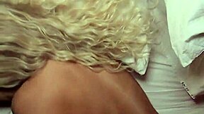 Amiga Faz De Putinho Usando Pica Para Sentar Muito Em Sexo Anal Com Latina Milf