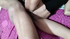 Oh mi hermanastra treats a man right with her athletic body and natural tits in this interactive spanking session.