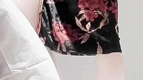 عرض وان بيس بالغ عنيف مع برونيت آسيوية لطيفة