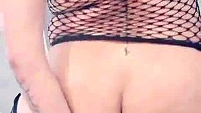 oh wow, it's so delicious riding my dildo until i reach a strong orgasm as a latina milf