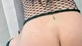 oh wow, it's so delicious riding my dildo until i reach a strong orgasm as a latina milf