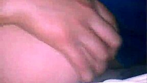 A mi chibola sexy le encanta ser bien penetrada en rough homemade sex.