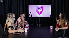 começou pra deixar de ser clt não faz hard é hétero mas grava com mulheres e é acompanhante - charllottye sheer red