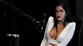 Byla pozvaná pracovat pro svou sympatii, vždy dělala otázky laskavosti a otevřela si vlastní kliniku - Leticia Braga sleduj v průsvitné červené v blonďaté brazilské castingu