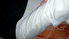 Soteli Bahin Aur Main Raat Ke Andhere Me