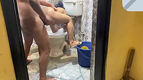 surprise my neighbor while bathing and give her the fuck of her life