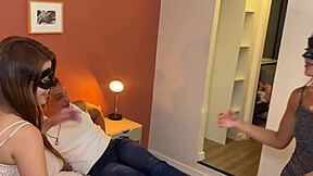 Troca de casal entre amigos da balada? You up for creampie and squirting action?