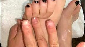 Hablando Con Mis Seguidores Y Muestro Mis Pies